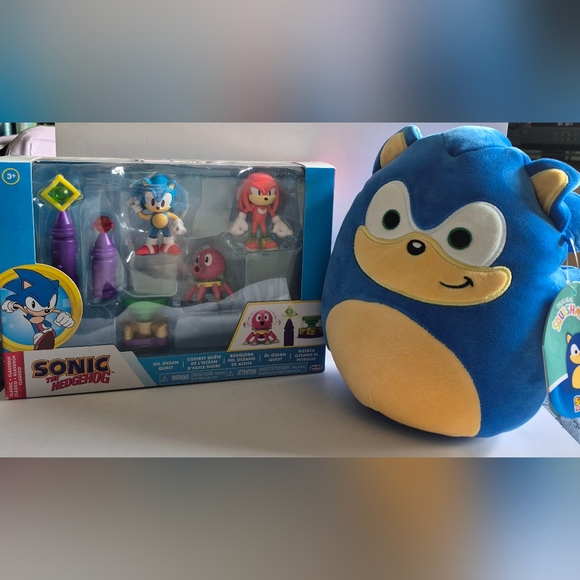 Sonic The Hedgehog Bundle - Picture 1 of 6